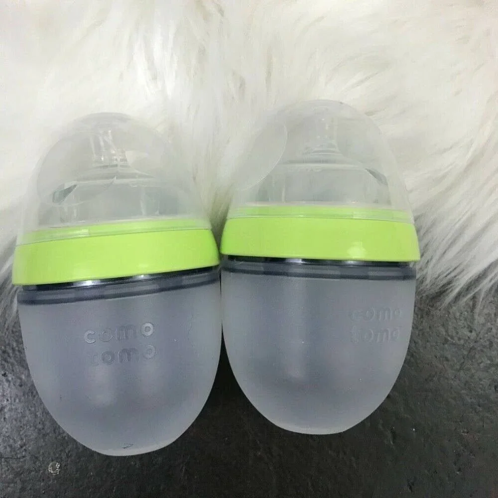 Comotomo lot of 2 Green 5 oz Bottles